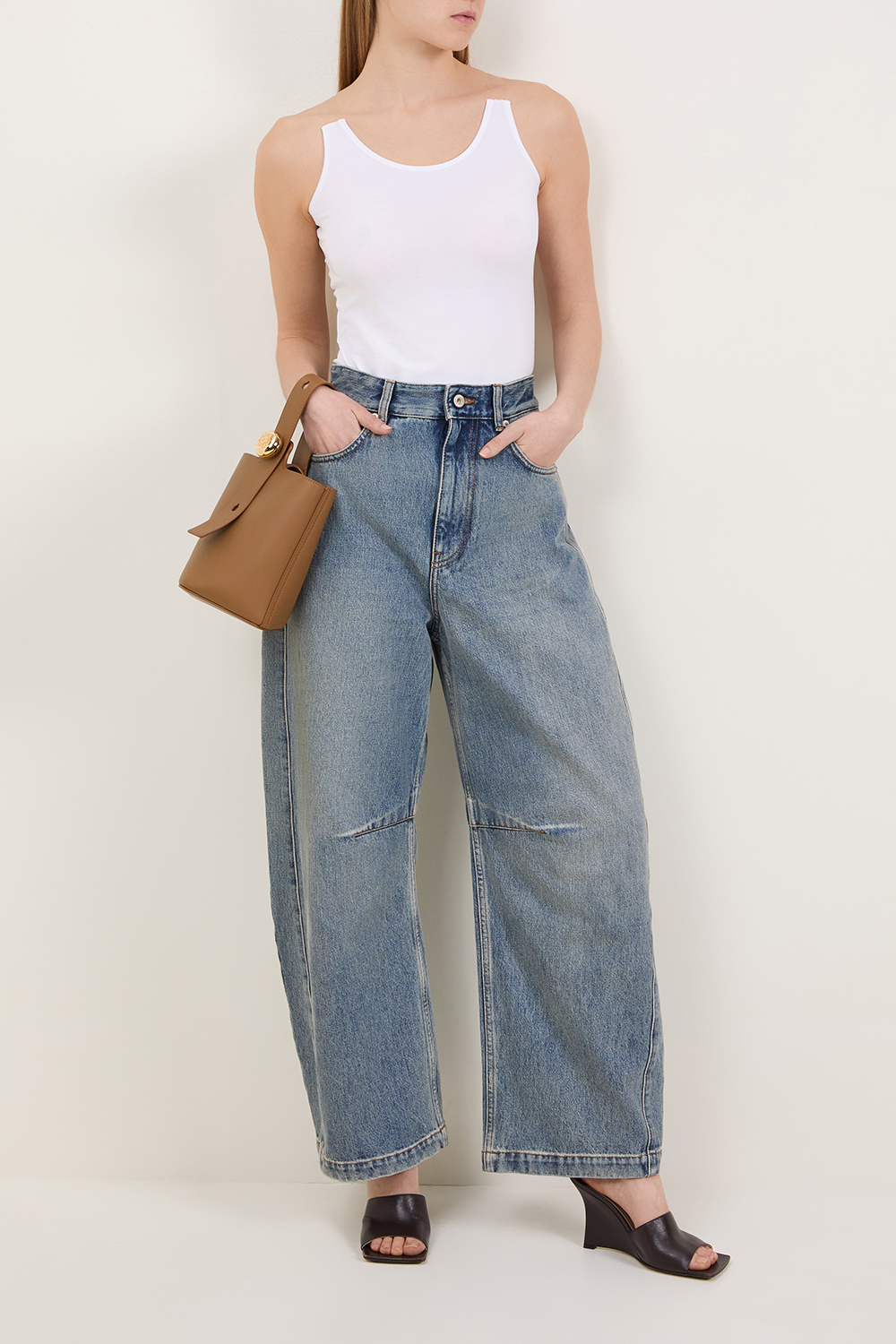 גופייה עם כתפיות שקופות